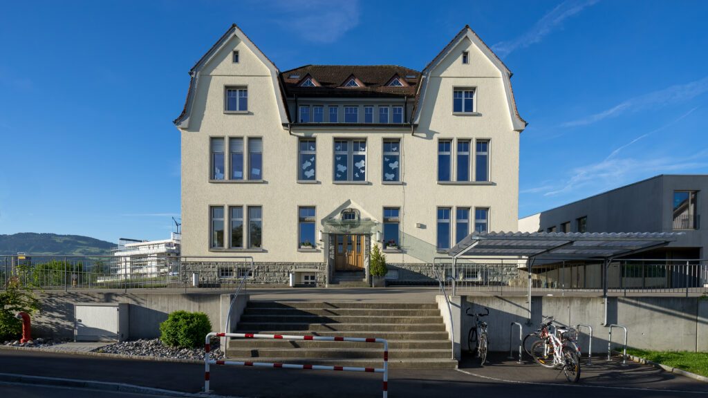 Schule-Tübach-1024×576