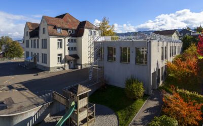 PV-Anlage auf neuem Schulhaus entsteht